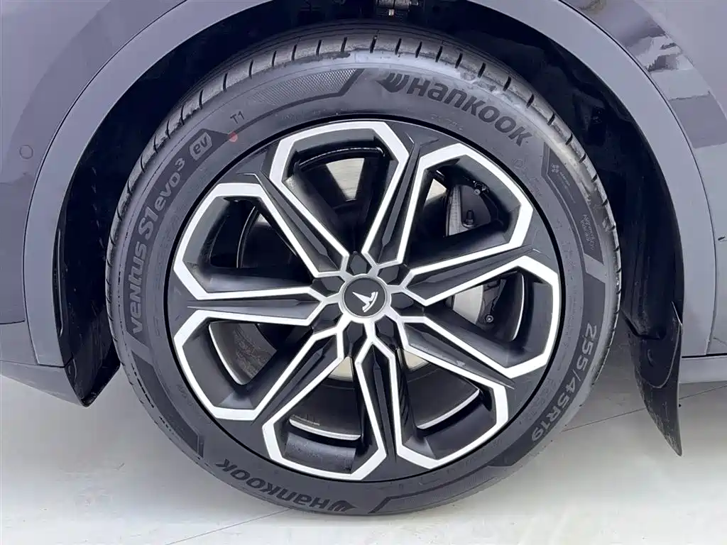 Tesla Model Y 2022 — фото 12
