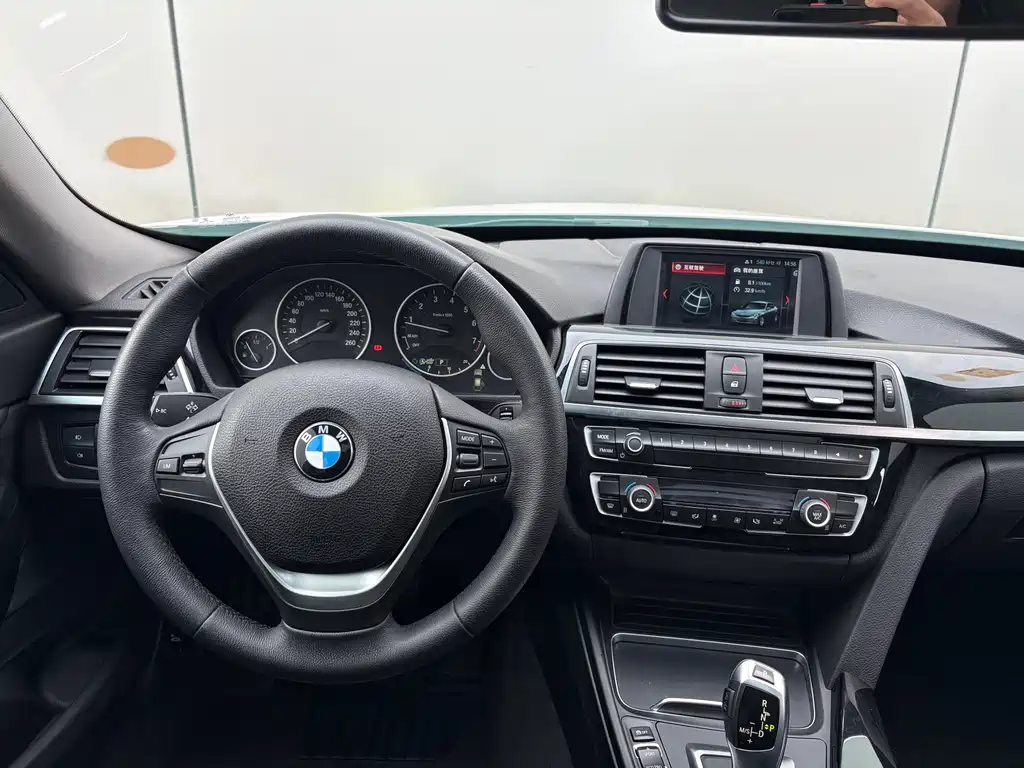 BMW 3 Series GT 2018 — фото 10
