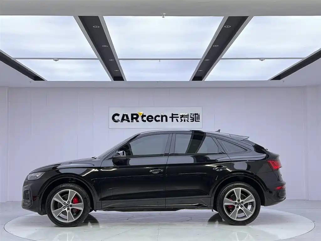 Audi Q5L Sportback 2023 — фото 2