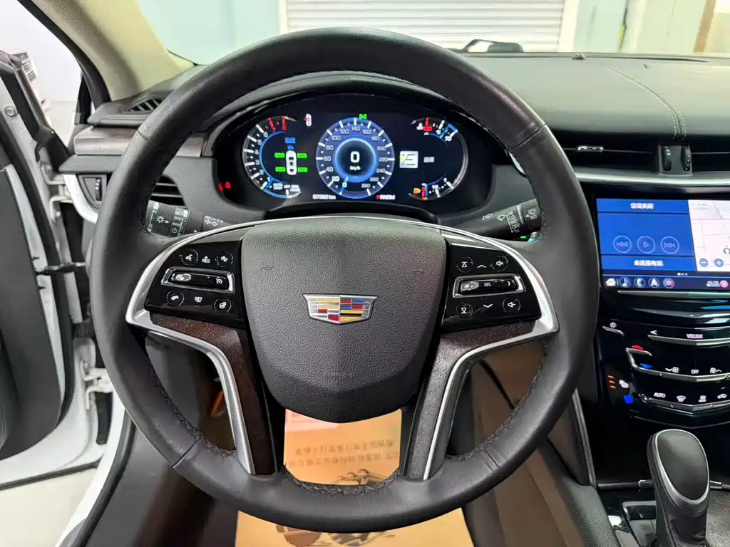 Cadillac XTS 2018 — фото 11