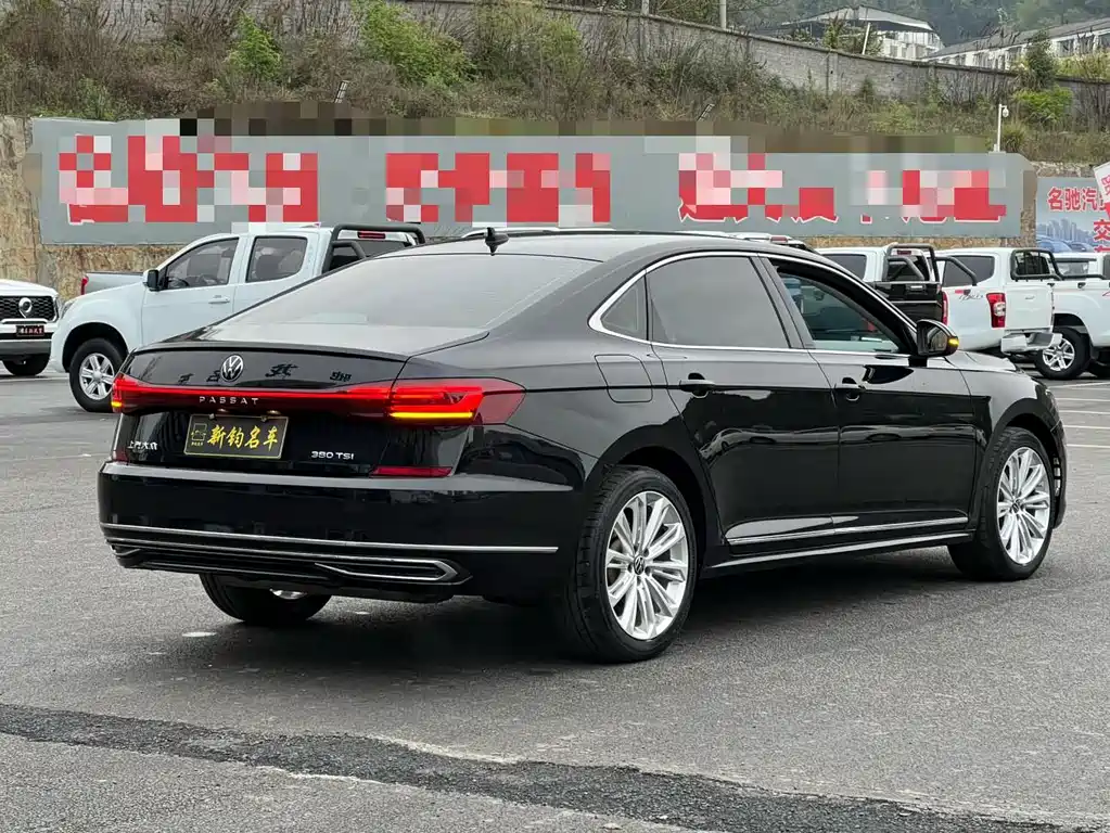 Volkswagen Passat 2023 — фото 13