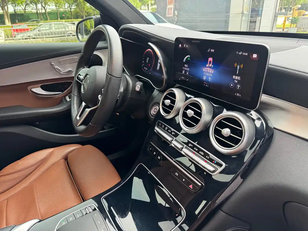 Mercedes-Benz GLC 2020 — фото 13
