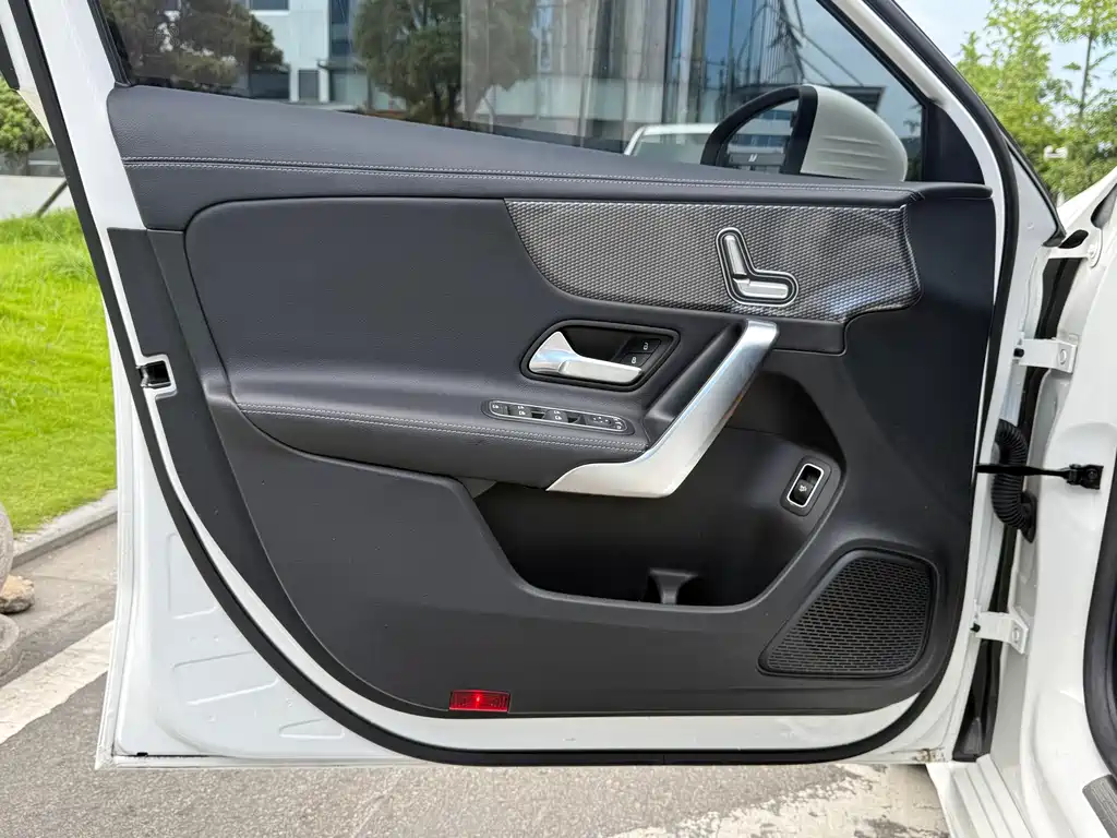Mercedes-Benz A-Class 2021 — фото 10