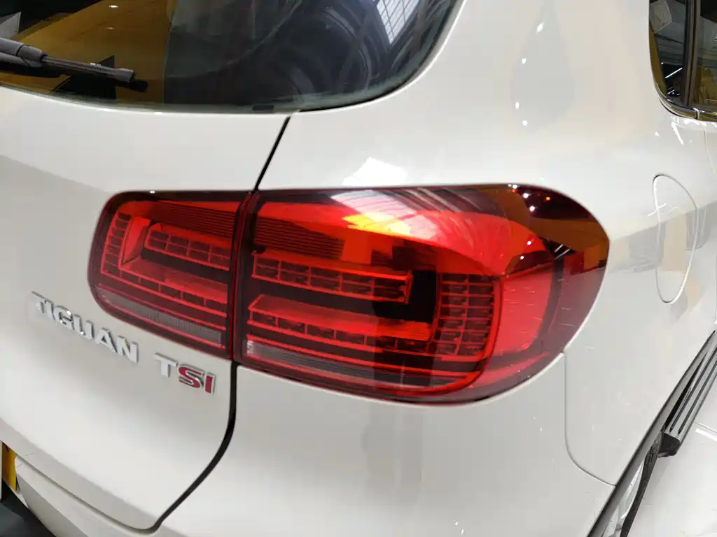 Volkswagen Tiguan 2015 — фото 3