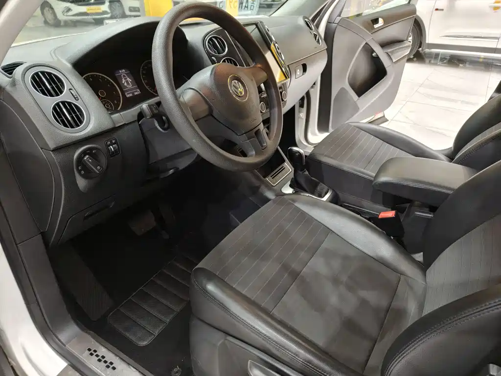 Volkswagen Tiguan 2015 — фото 10