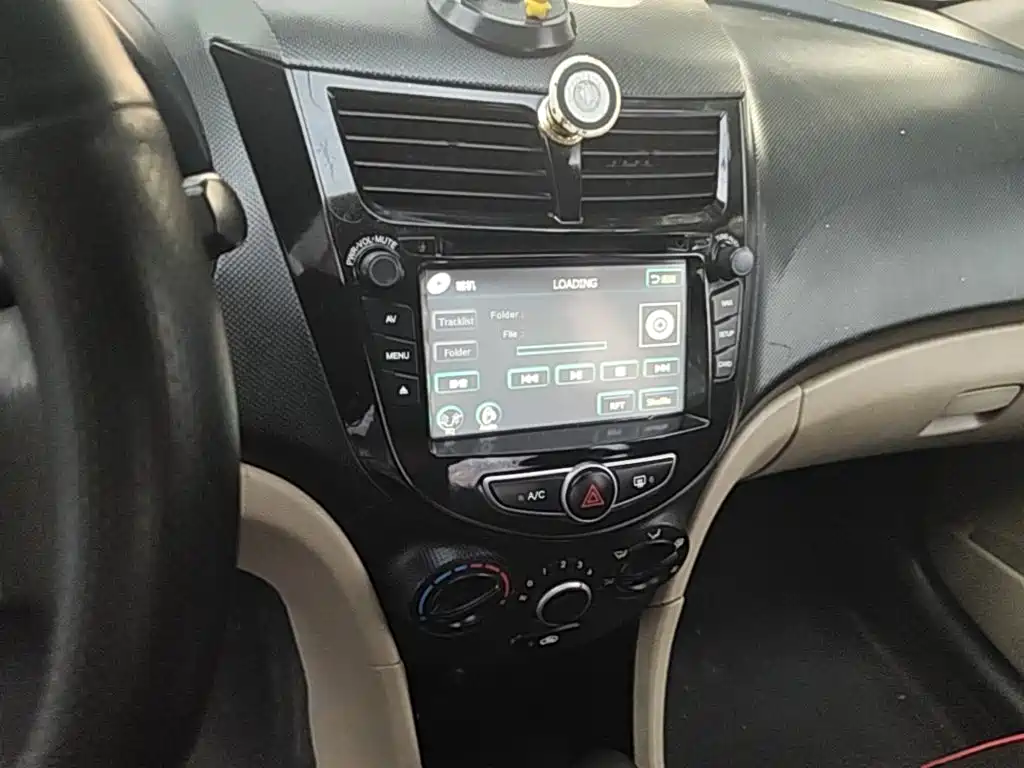 Hyundai Accent 2014 — фото 13