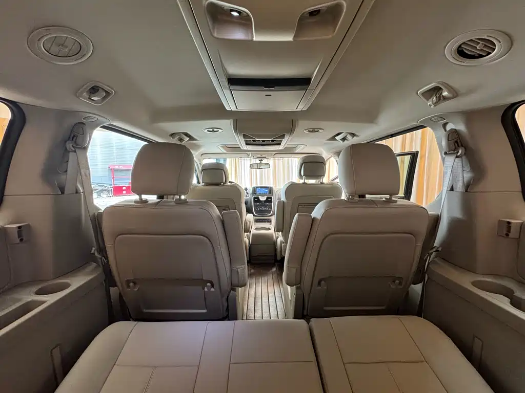Chrysler Grand Voyager 2014 — фото 14