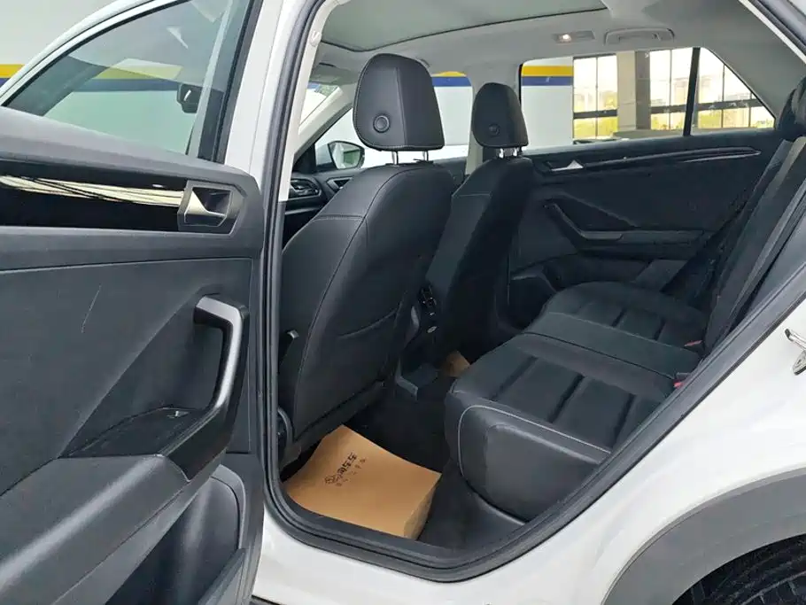 Volkswagen T-Roc 2020 — фото 11