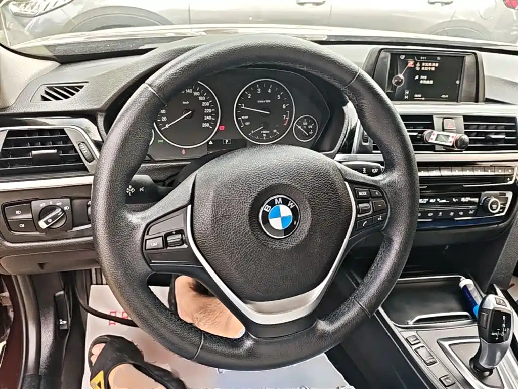 BMW 3 Series 2016 — фото 11