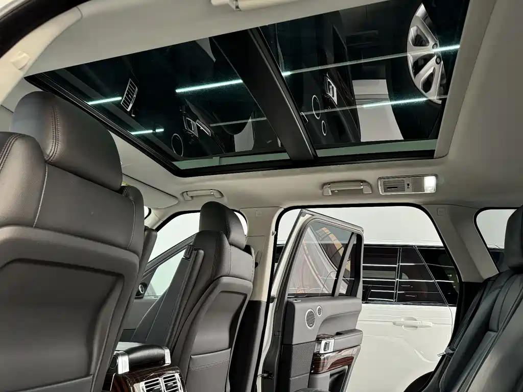 Land Rover Range Rover 2018 — фото 13