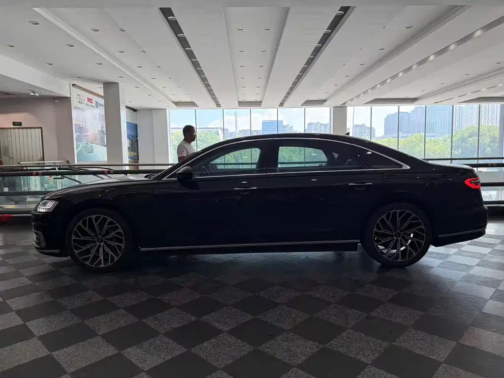 Audi A8 2021