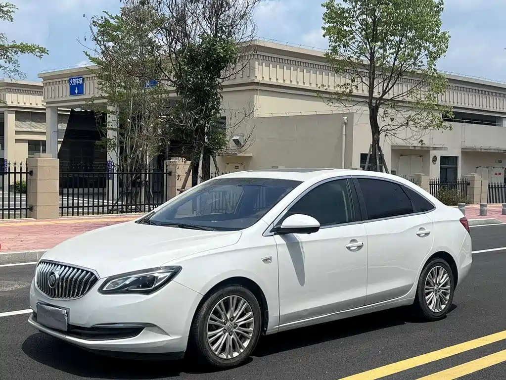 Buick Excelle 2015 — фото 1