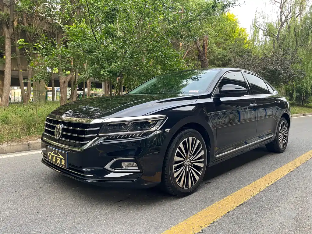 Volkswagen Passat 2019 — фото 1