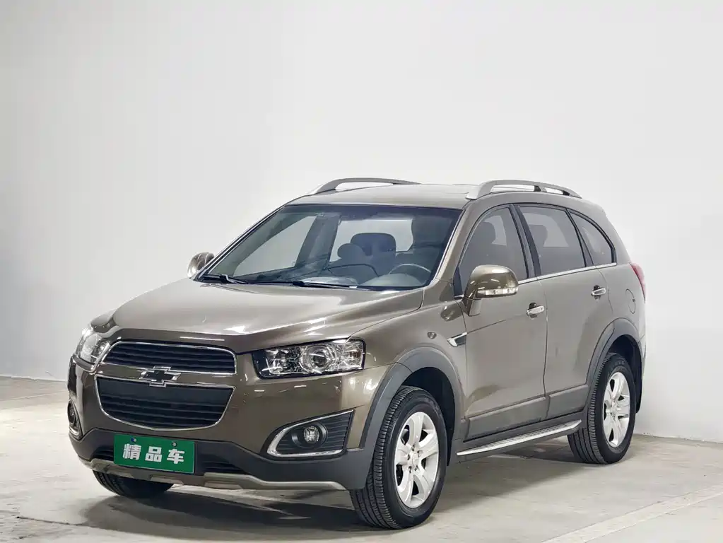 Chevrolet Captiva 2017 — фото 1