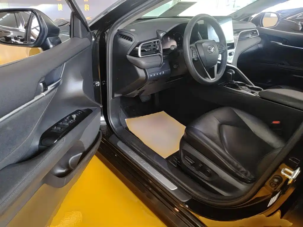 Toyota Camry 2021 — фото 23