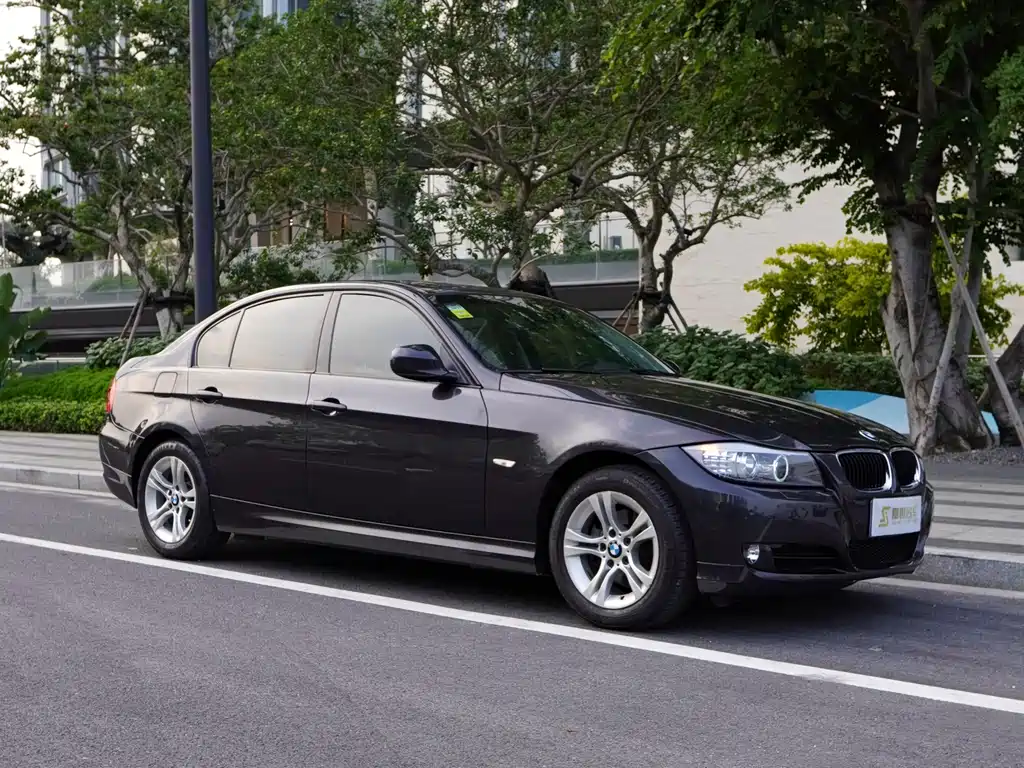 BMW 3 Series 2011 — фото 3