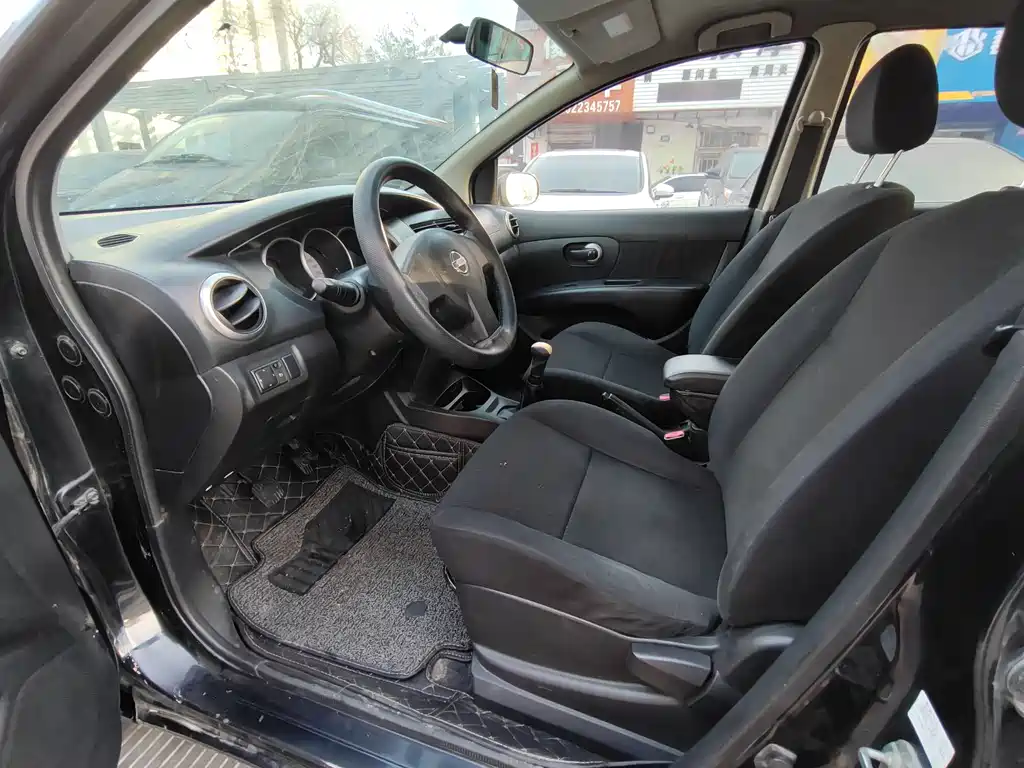 Nissan Livina 2013