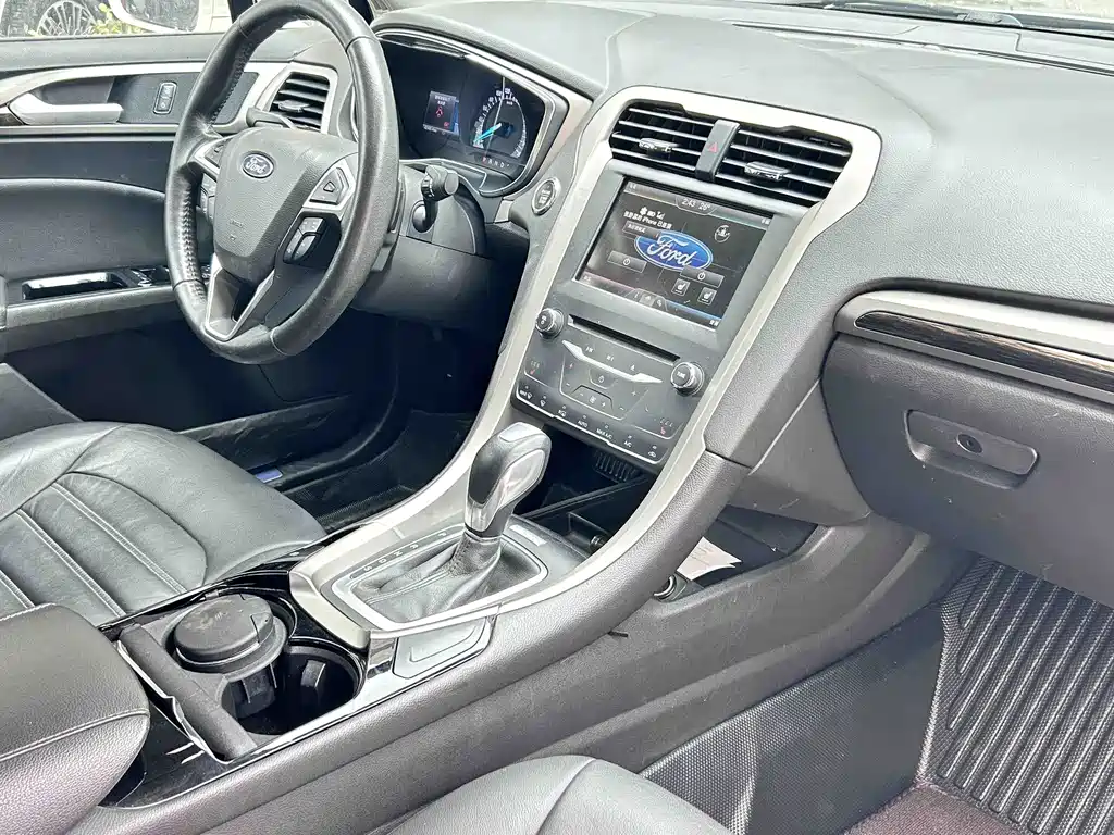 Ford Mondeo 2015 — фото 15