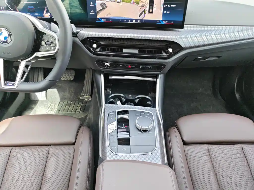BMW 3 Series 2025 — фото 18