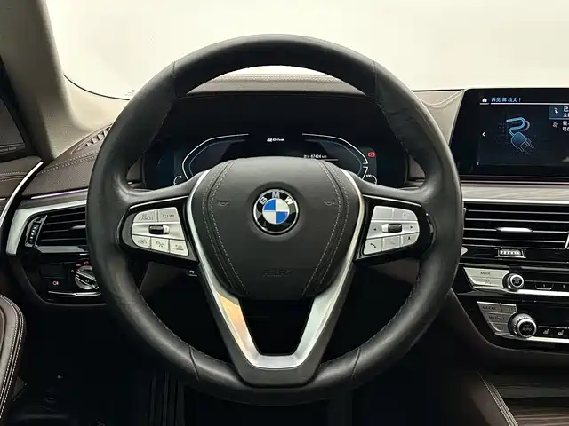 BMW 5 Series New Energy 2020 — фото 11