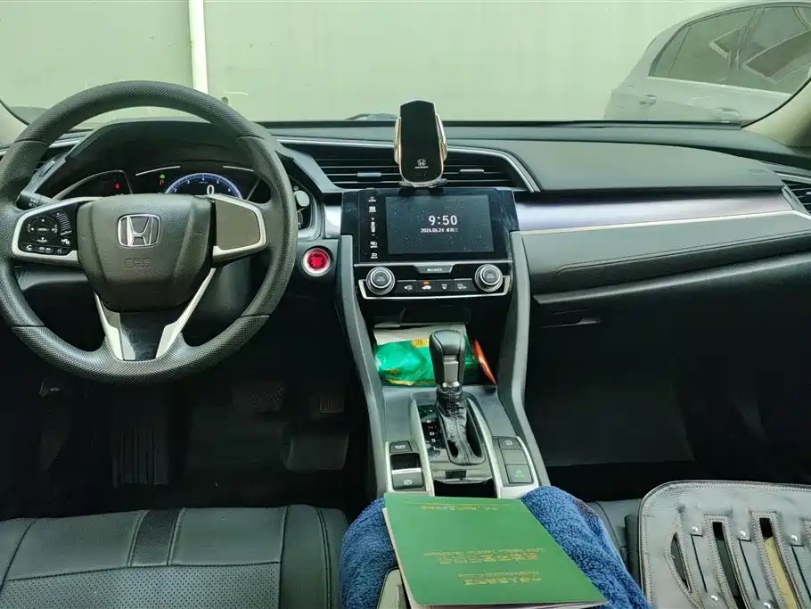 Honda Civic 2019 — фото 12