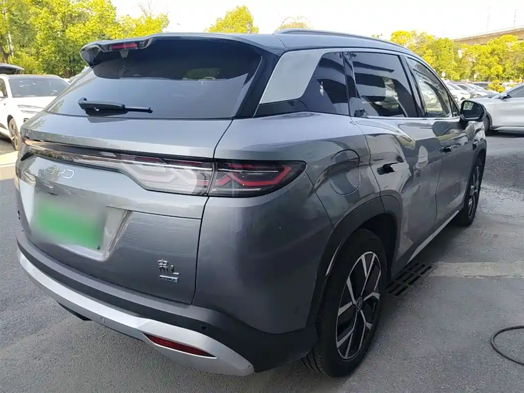 BYD L DM-i 2025 — фото 7
