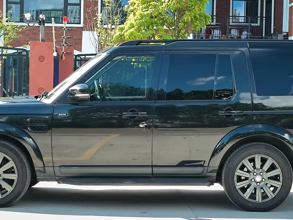 Land Rover Discovery 2015 — фото 5