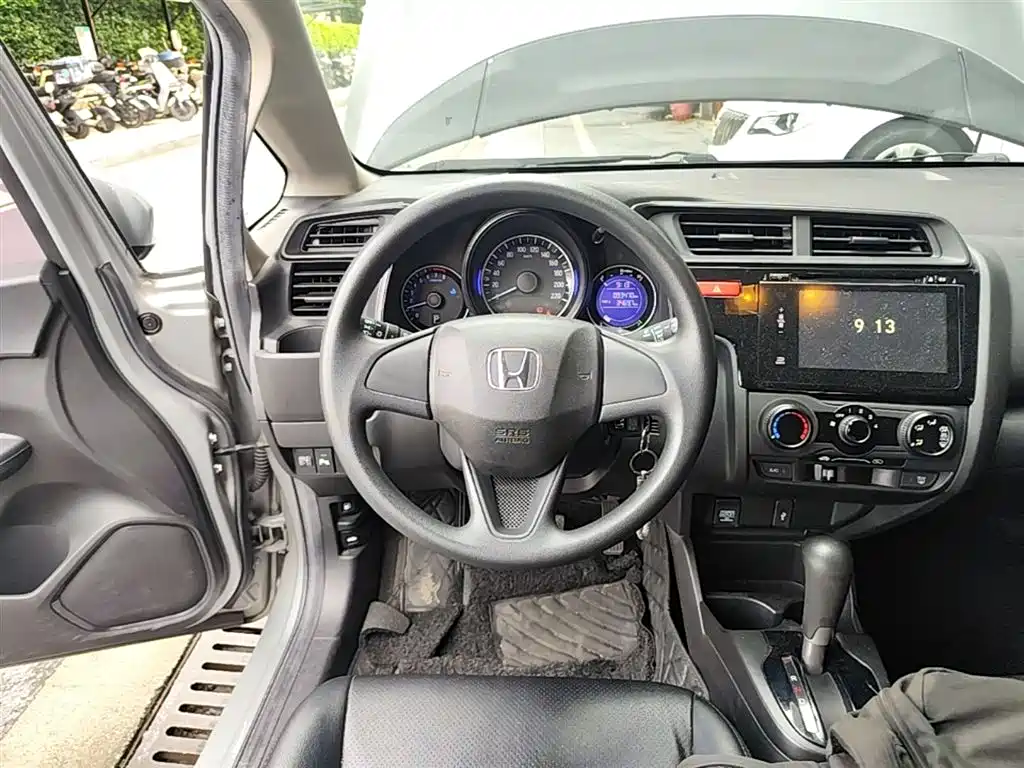 Honda Fit 2016 — фото 11