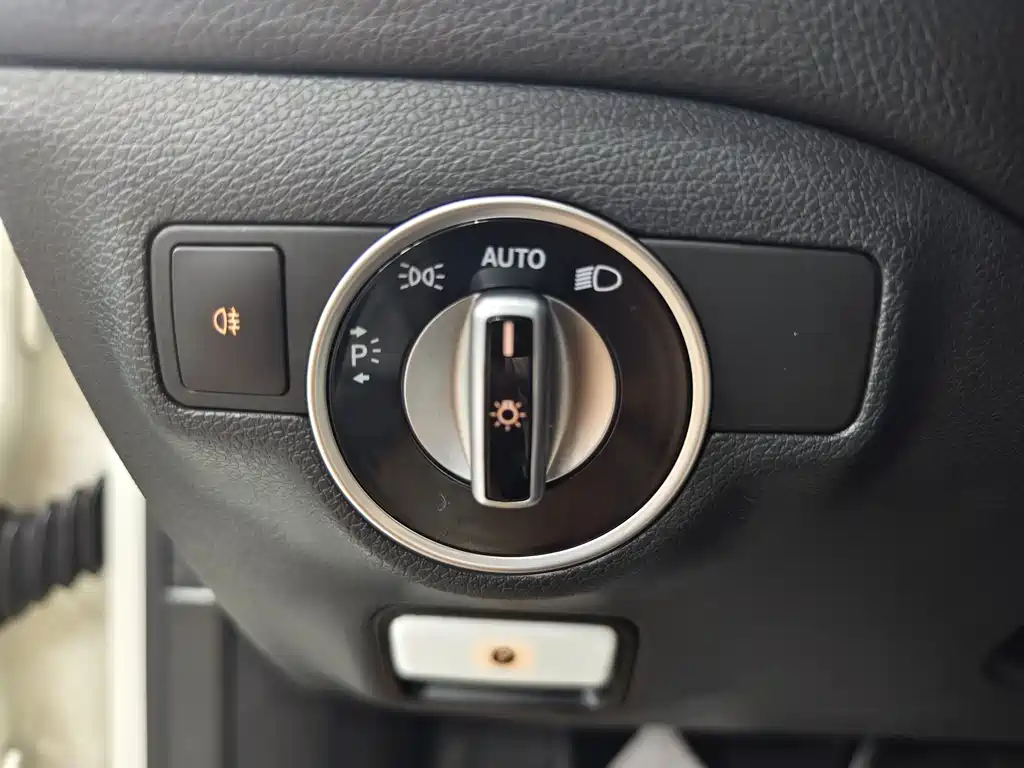 Mercedes-Benz CLA 2015 — фото 14