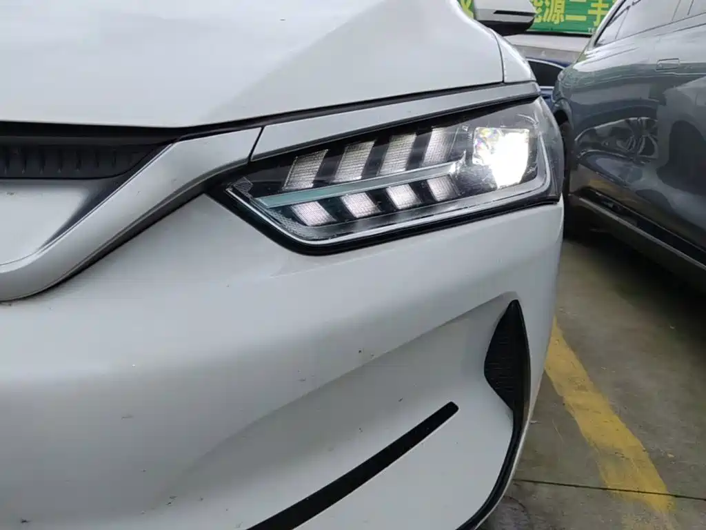 BYD Qin PLUS 2022 — фото 24