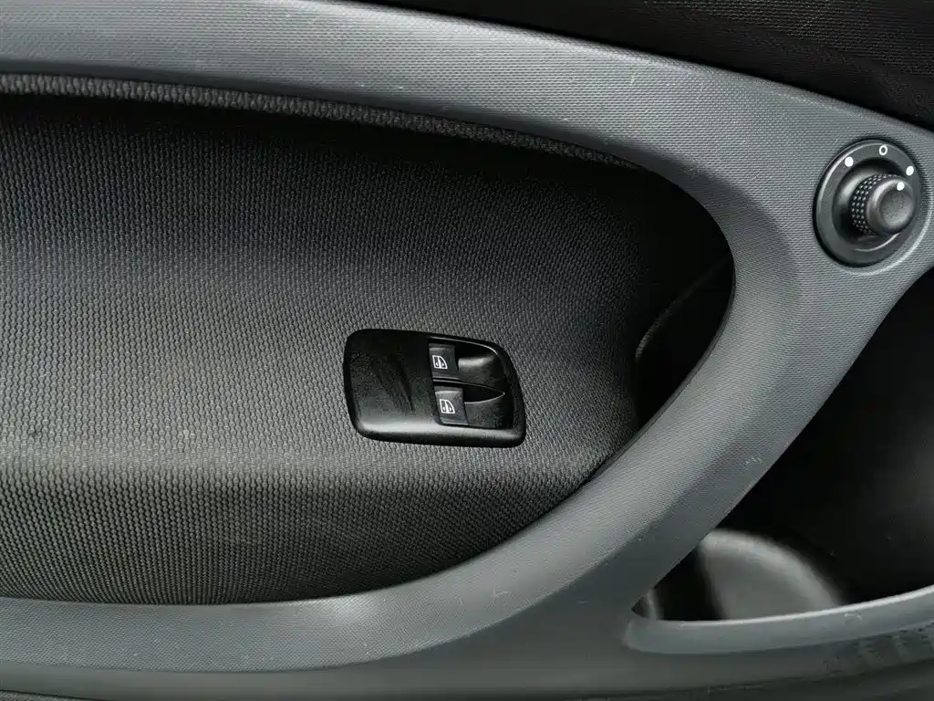 smart Fortwo 2018 — фото 9