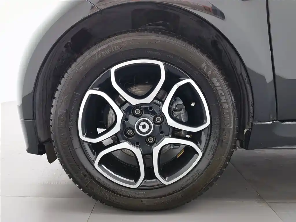 smart Fortwo 2018 — фото 17