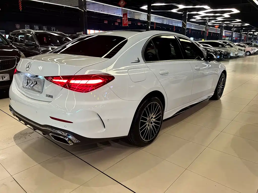 Mercedes-Benz C-Class 2024 — фото 12
