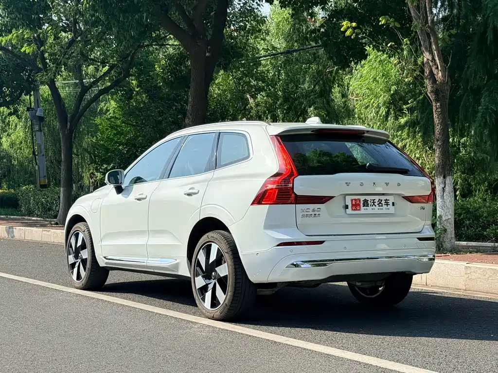 Volvo XC60 PHEV 2024 — фото 4
