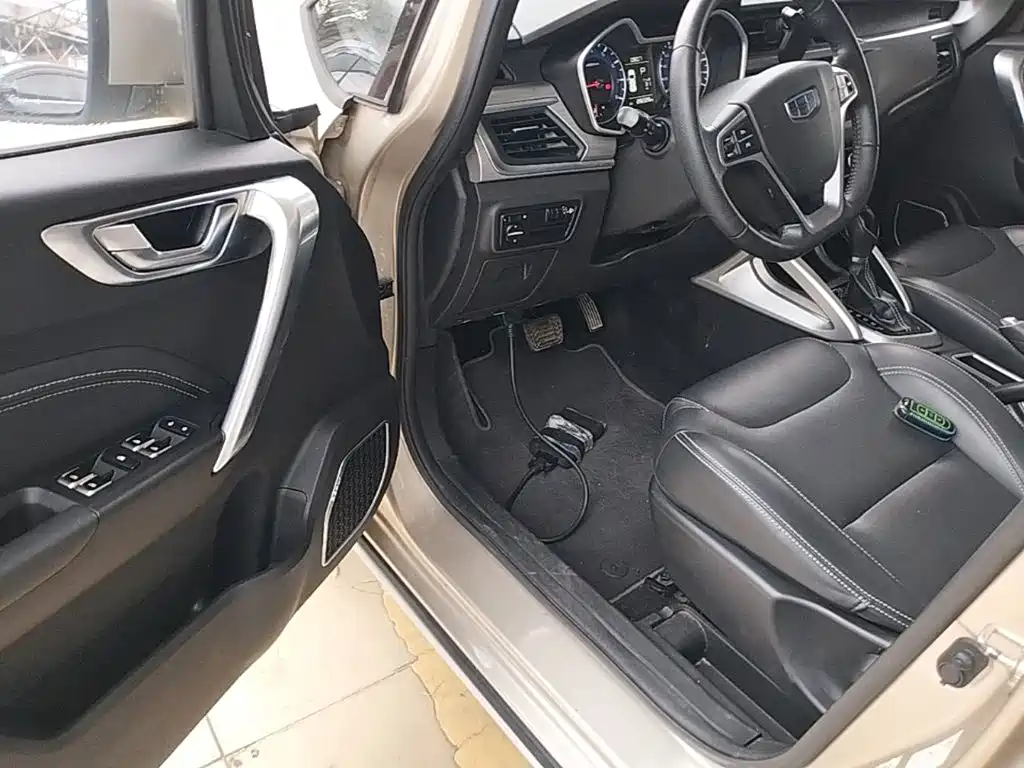 Geely Vision X3 2018 — фото 16