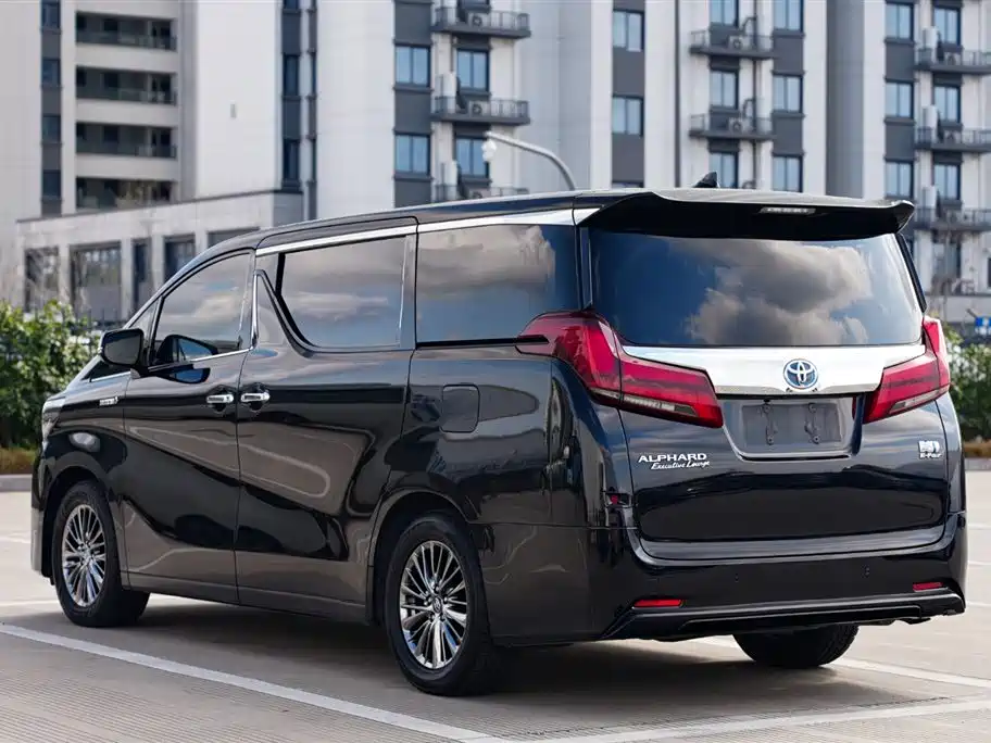 Toyota Alphard 2021 — фото 16
