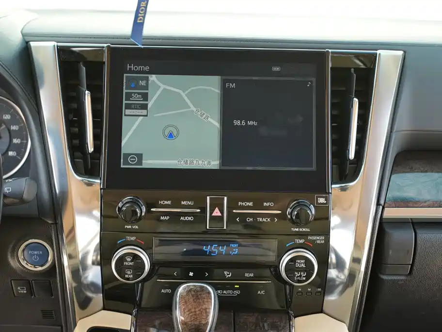Toyota Alphard 2021 — фото 11