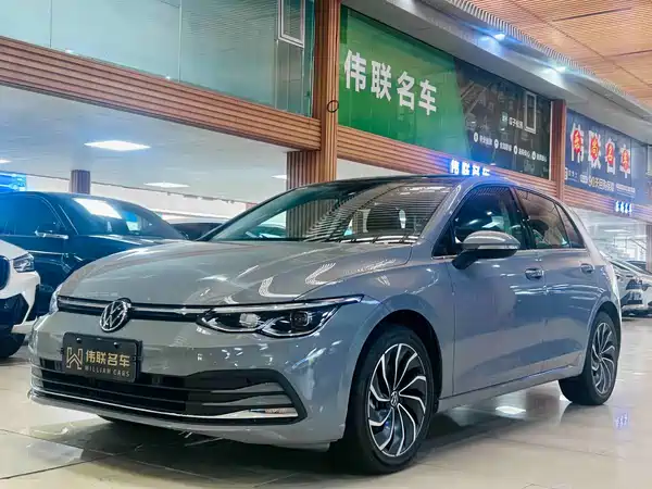 Volkswagen Golf 2025