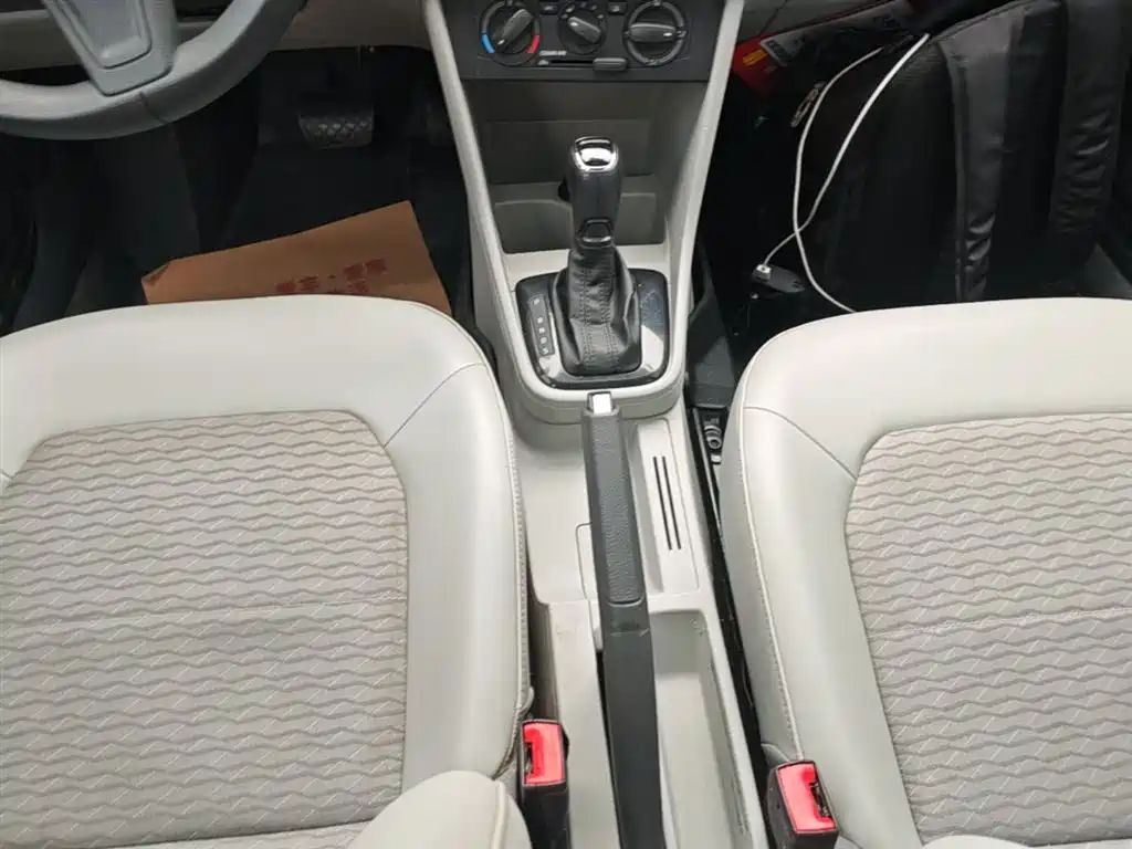 Skoda Rapid 2017 — фото 14