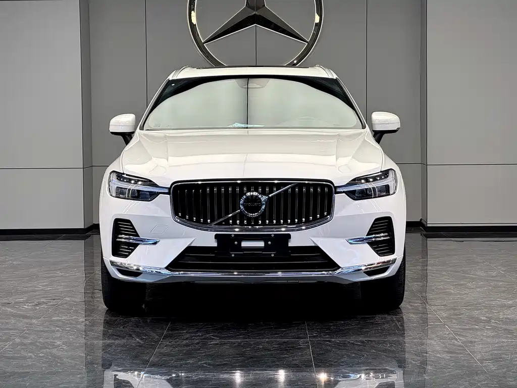 Volvo XC60 2025 — фото 2