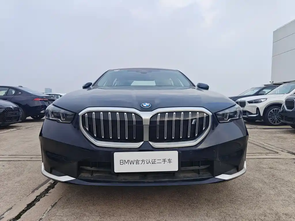BMW i5 2026 — фото 2