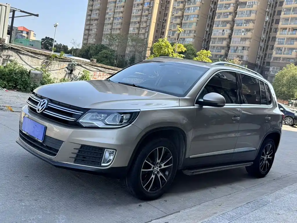 Volkswagen Tiguan 2015 — фото 1