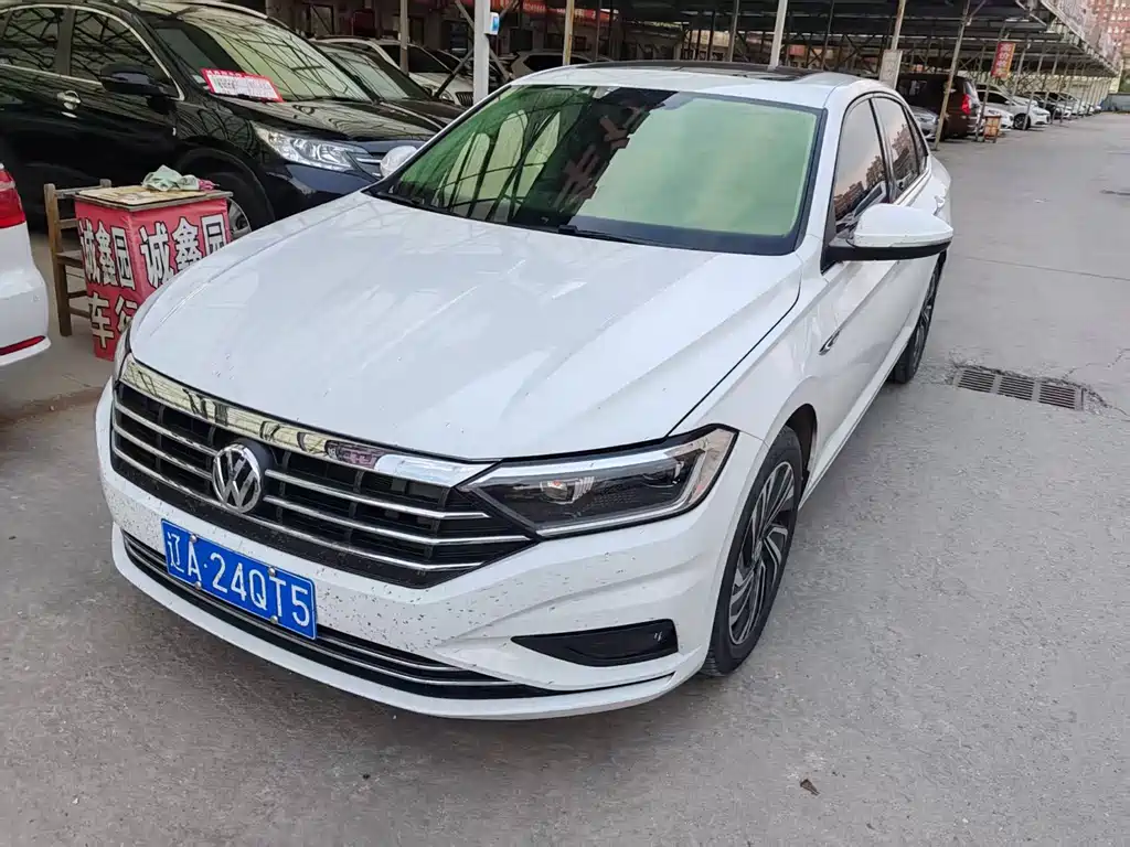 Volkswagen Sagitar 2022