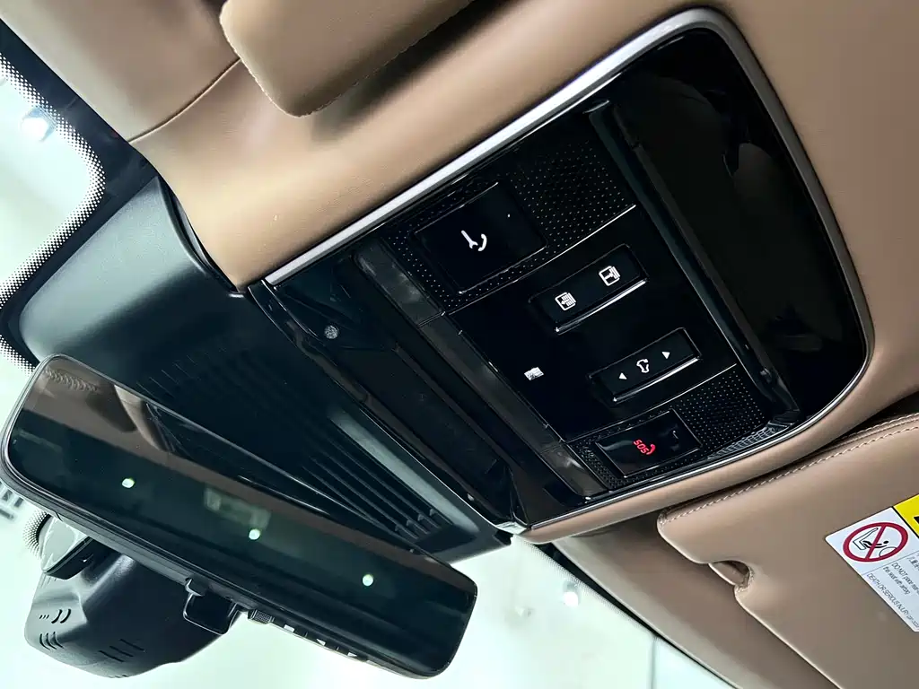Land Rover Range Rover 2025 — фото 32