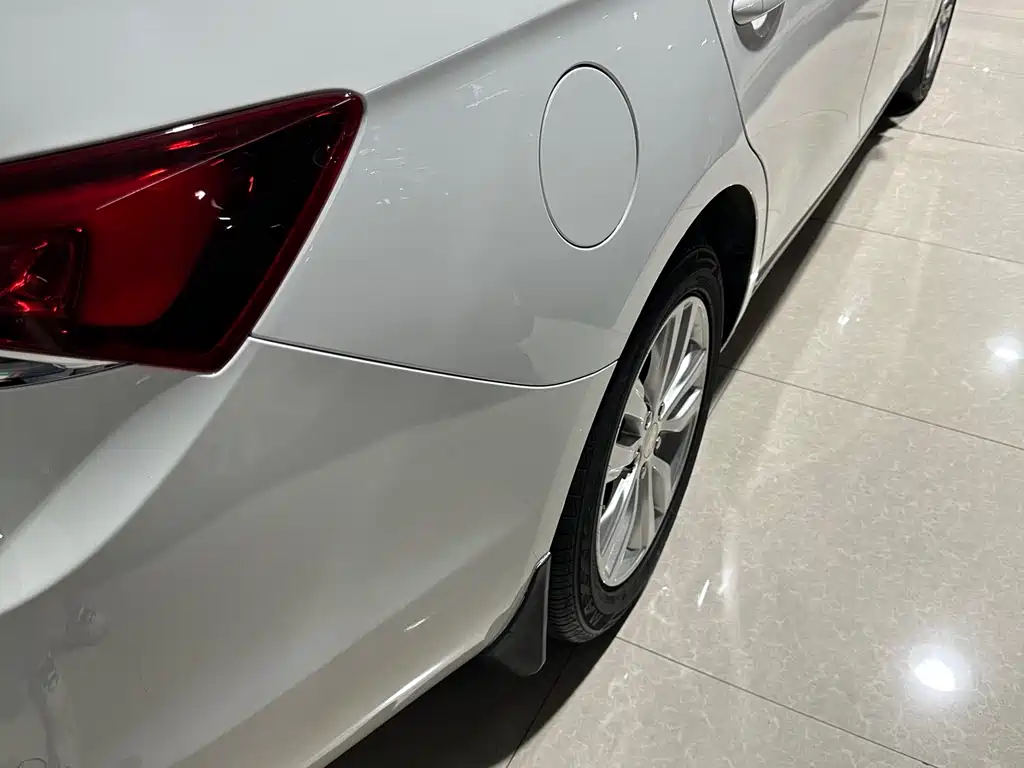 Buick Excelle 2022 — фото 12
