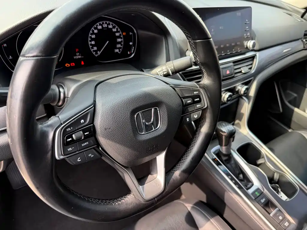 Honda Accord 2018 — фото 15