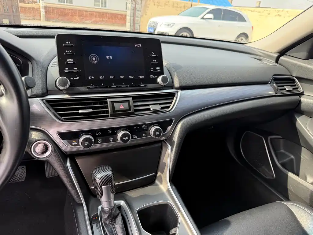 Honda Accord 2018 — фото 14