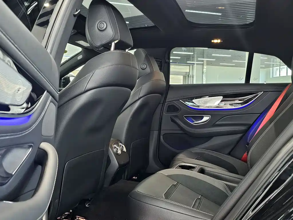 Mercedes-Benz AMG GT 2025 — фото 13