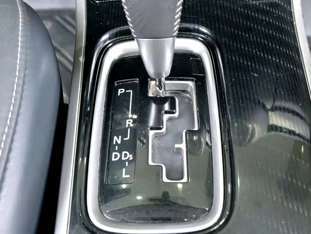 Mitsubishi Outlander 2021 — фото 17