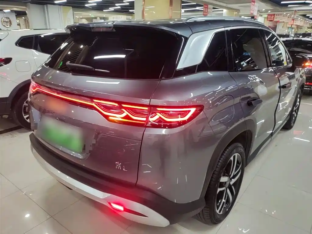 BYD L DM-i 2025 — фото 7